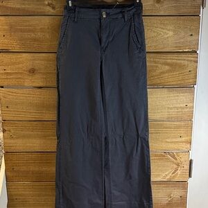 American Eagle Classic Wide-Leg Cotton Pants in Dark Navy/Gray Size 00
